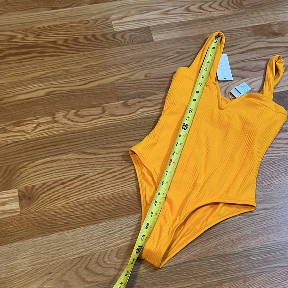 L*Space Cha Cha Pointelle Rib One Piece Swimsuit NWT Size 4 - Picture 12 of 17